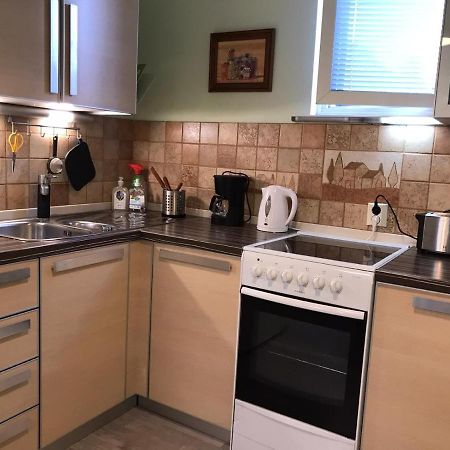 Spacious 1Bdrm Apartment Near Metro. Free Parking ヴァンター エクステリア 写真