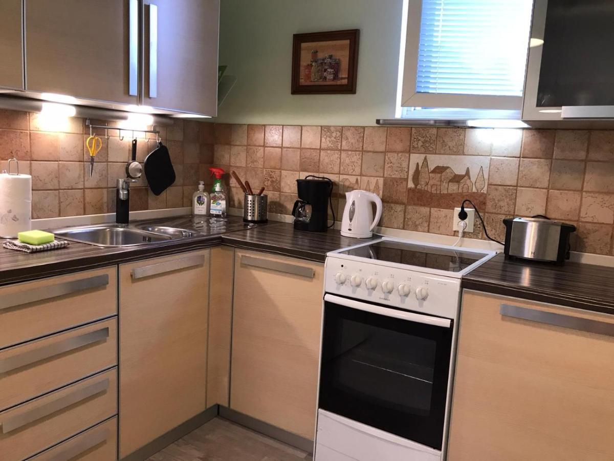 Spacious 1Bdrm Apartment Near Metro. Free Parking ヴァンター エクステリア 写真